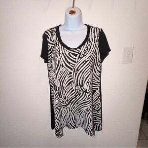 Sunny Leigh Black and White Zebra Print Short Sleeve Top